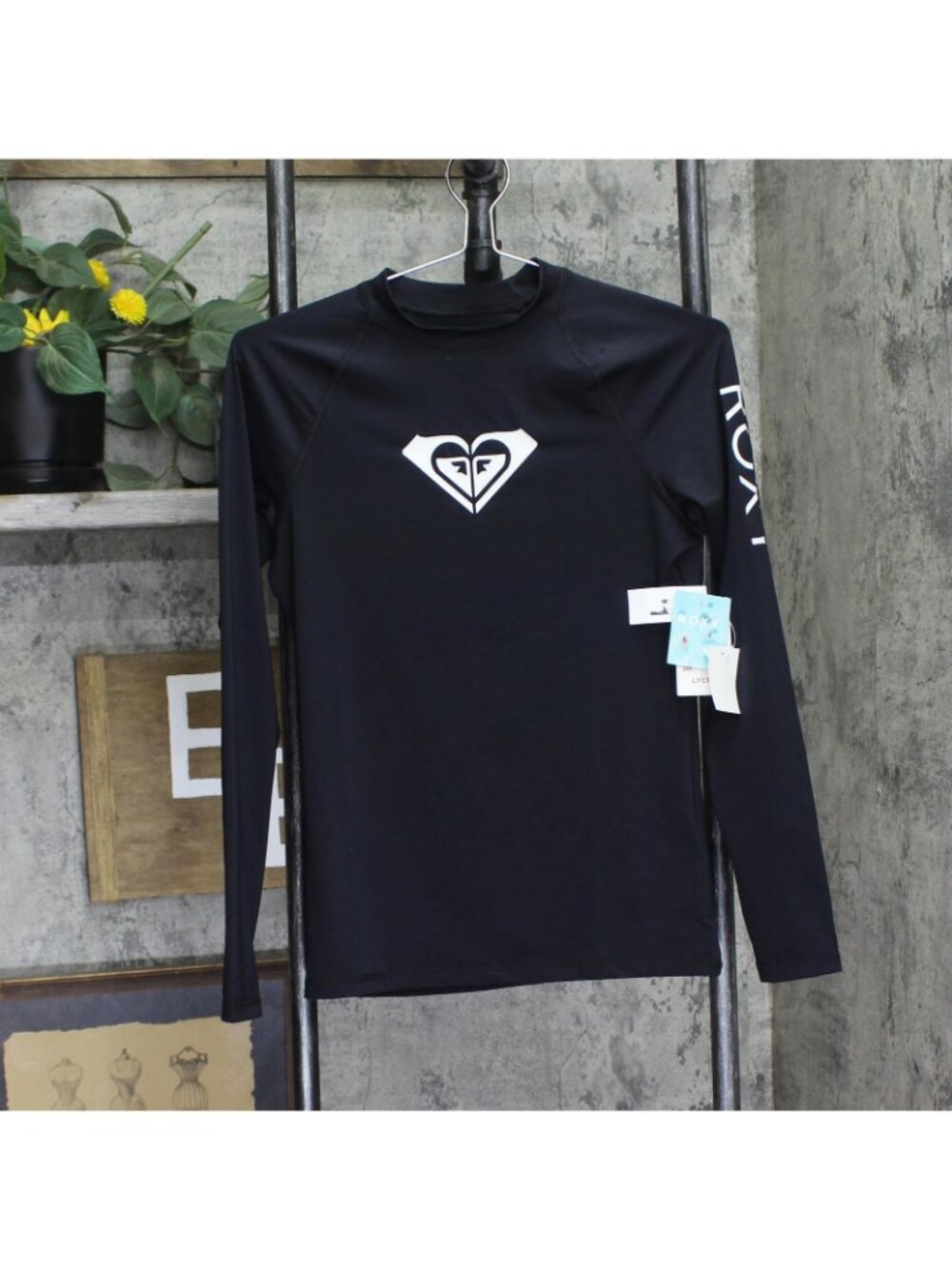NWT Roxy Long Sleeve Compression Fit Rashguard ERJWR03547 Anthracite Black M - Picture 3 of 7